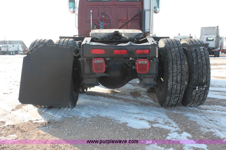 image for item H8373 2005 Sterling AT9500 semi truck