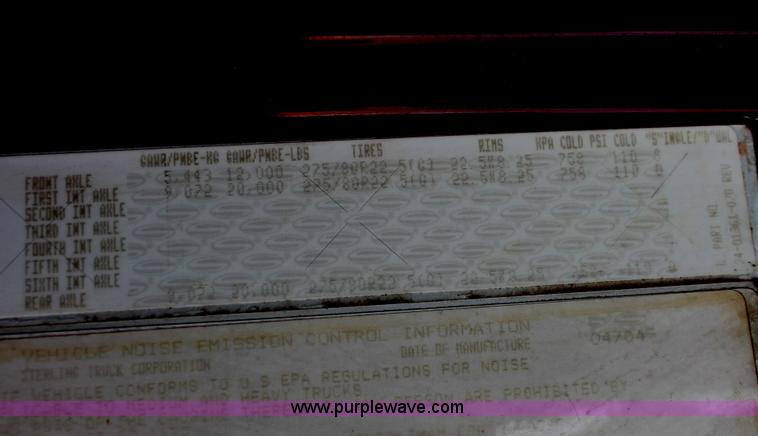 image for item H8373 2005 Sterling AT9500 semi truck