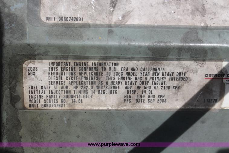 image for item H8374 2004 Freightliner Columbia semi truck