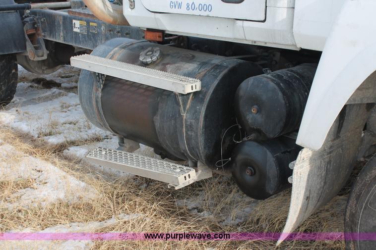 image for item H8375 1992 Mack CH613 semi truck