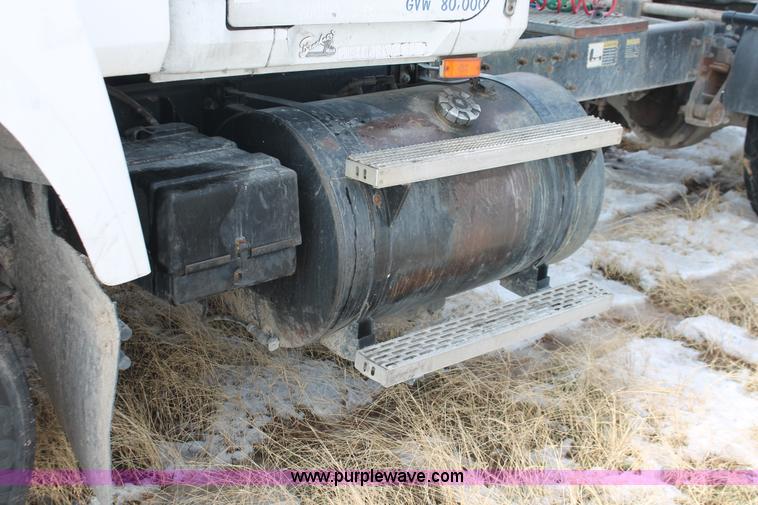 image for item H8375 1992 Mack CH613 semi truck