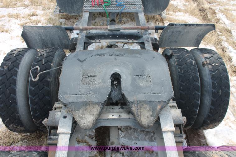 image for item H8375 1992 Mack CH613 semi truck