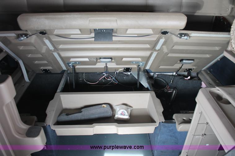 image for item H8376 2007 International 9400i semi truck