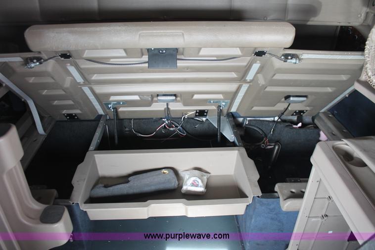 image for item H8376 2007 International 9400i semi truck