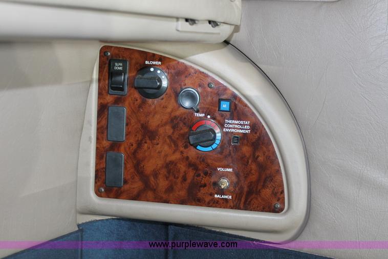 image for item H8376 2007 International 9400i semi truck