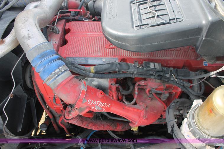 image for item H8376 2007 International 9400i semi truck