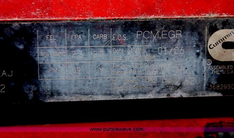 image for item H8376 2007 International 9400i semi truck