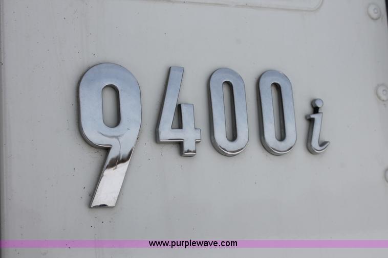 image for item H8376 2007 International 9400i semi truck