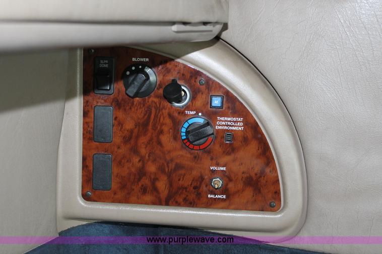 image for item H8377 2007 International 9400i semi truck