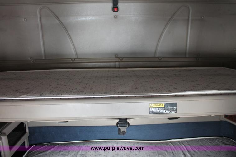 image for item H8377 2007 International 9400i semi truck