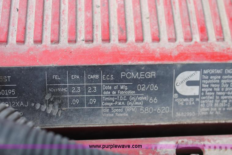 image for item H8377 2007 International 9400i semi truck