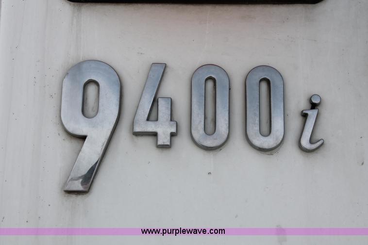 image for item H8377 2007 International 9400i semi truck