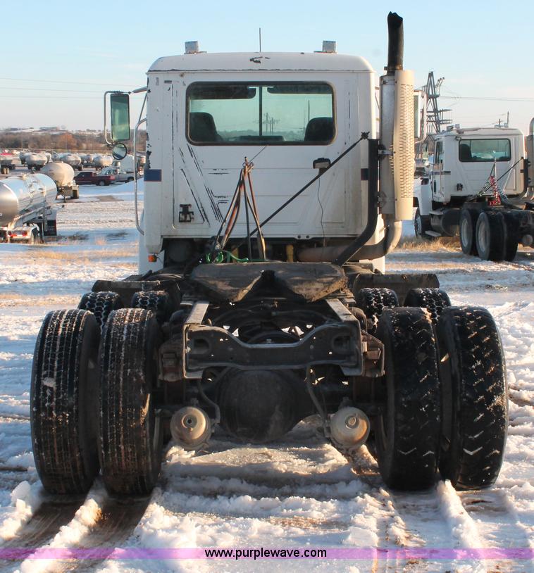 image for item H8380 1997 Mack CH613 semi truck