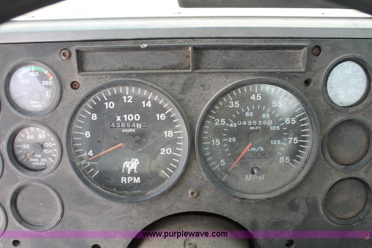 image for item H8380 1997 Mack CH613 semi truck