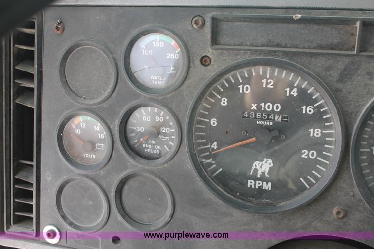 image for item H8380 1997 Mack CH613 semi truck