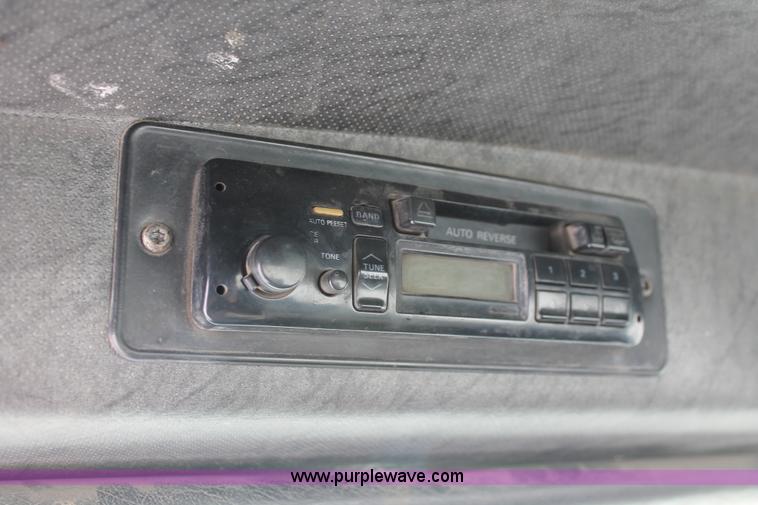 image for item H8380 1997 Mack CH613 semi truck