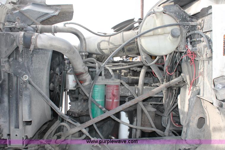 image for item H8380 1997 Mack CH613 semi truck