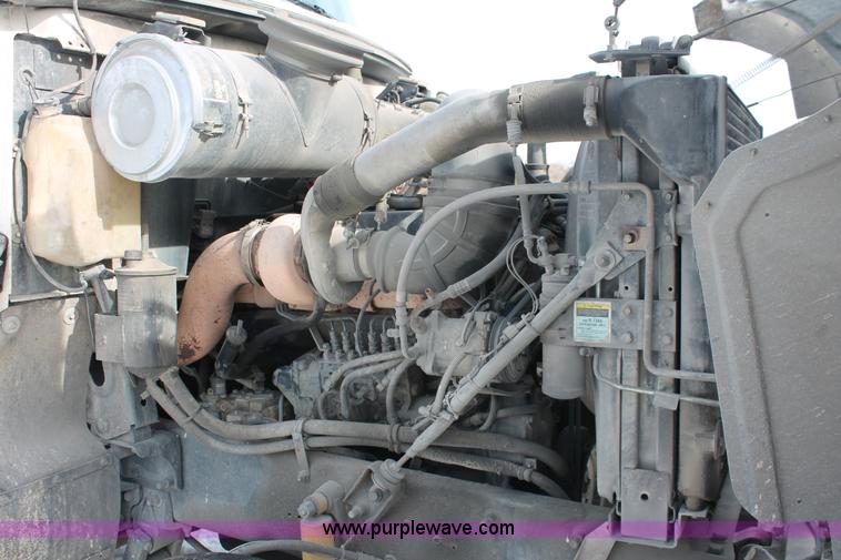 image for item H8380 1997 Mack CH613 semi truck