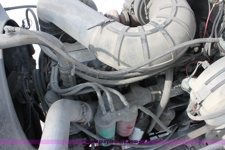 image for item H8380 1997 Mack CH613 semi truck