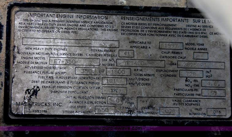image for item H8380 1997 Mack CH613 semi truck