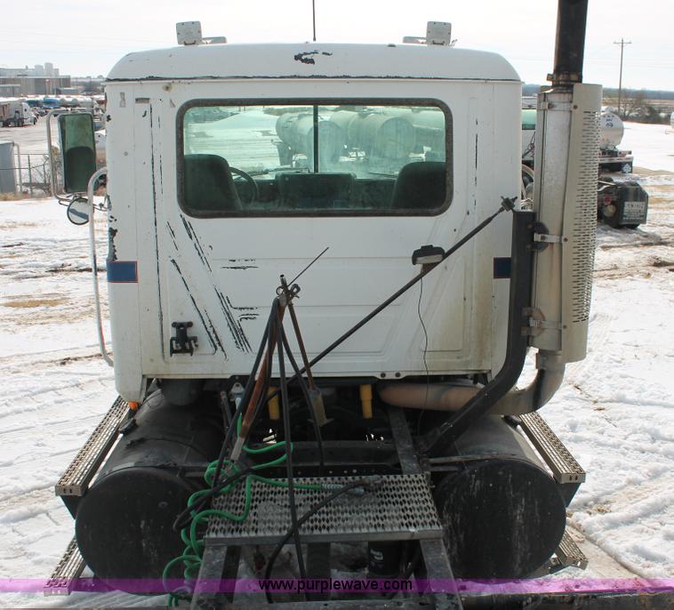 image for item H8380 1997 Mack CH613 semi truck