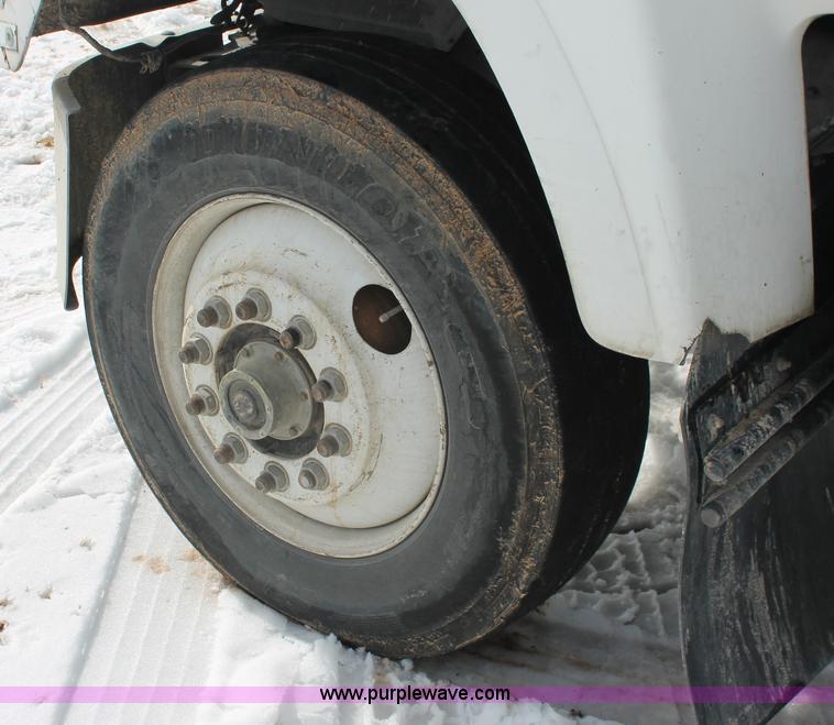 image for item H8380 1997 Mack CH613 semi truck