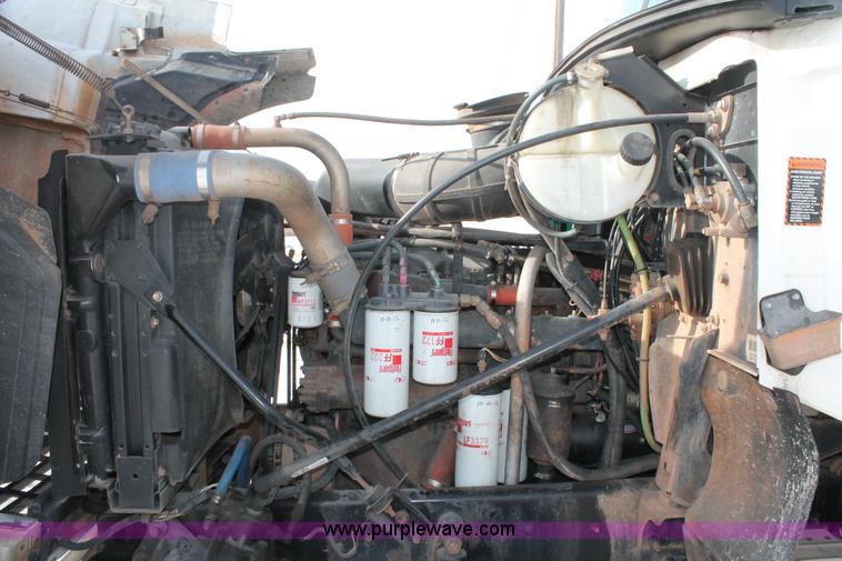 image for item H8381 2000 Mack CH600GK semi truck