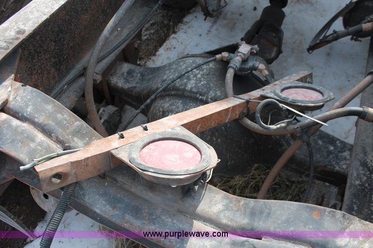 image for item H8381 2000 Mack CH600GK semi truck