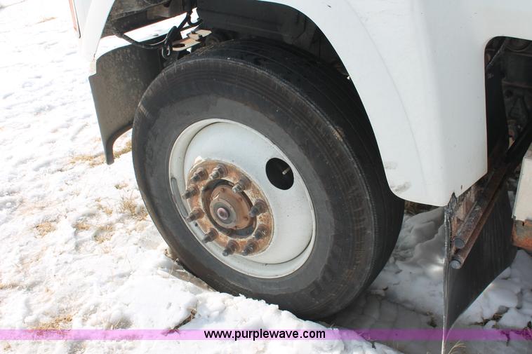 image for item H8381 2000 Mack CH600GK semi truck