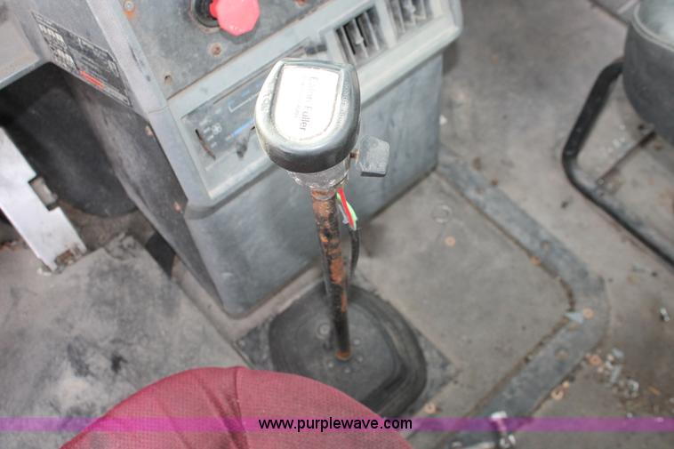 image for item H8382 1997 Mack CH613 semi truck