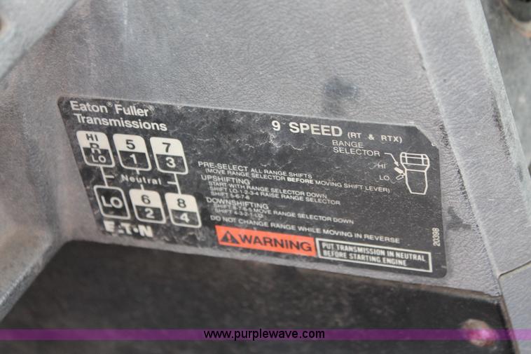 image for item H8382 1997 Mack CH613 semi truck