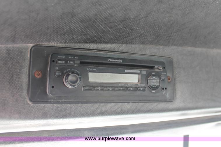 image for item H8382 1997 Mack CH613 semi truck