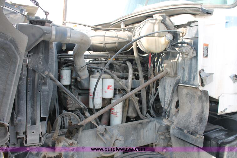 image for item H8382 1997 Mack CH613 semi truck