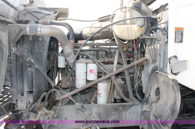 image for item H8382 1997 Mack CH613 semi truck