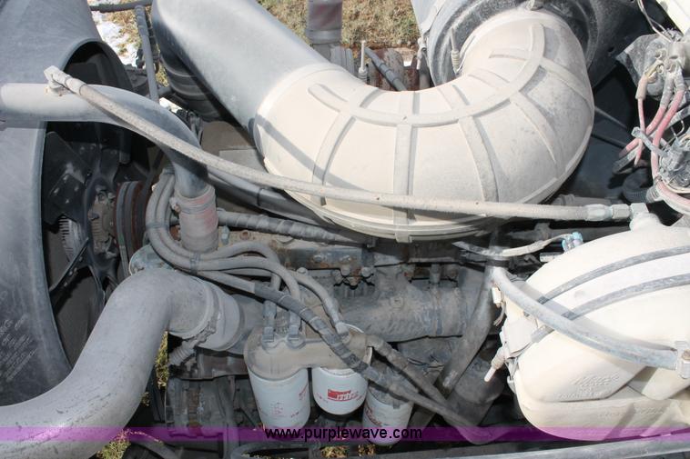 image for item H8382 1997 Mack CH613 semi truck