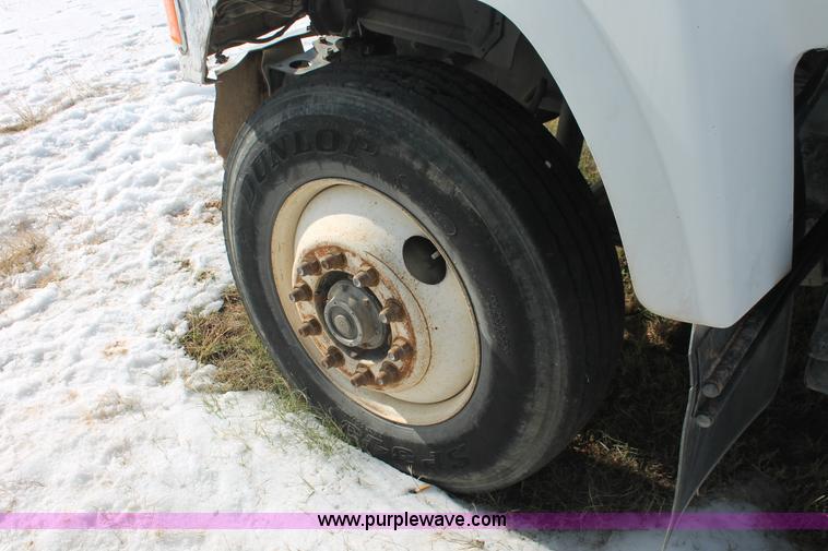 image for item H8382 1997 Mack CH613 semi truck