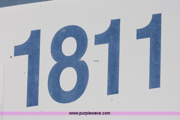 image for item H8382 1997 Mack CH613 semi truck