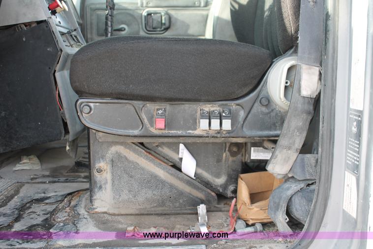 image for item H8383 1997 Mack CH613 semi truck