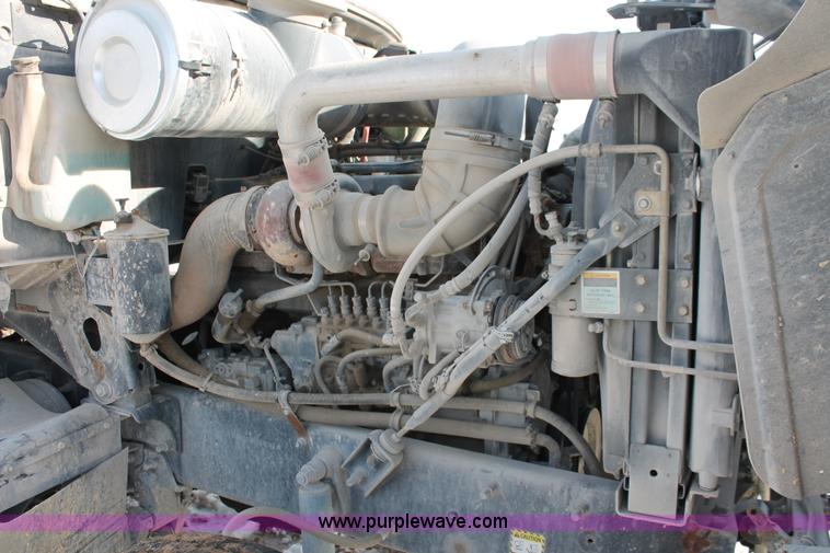 image for item H8383 1997 Mack CH613 semi truck