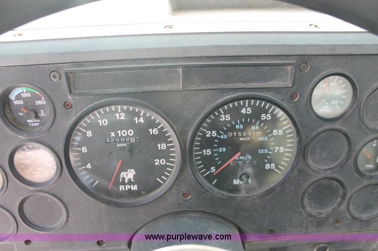 image for item H8385 1992 Mack CH613 semi truck