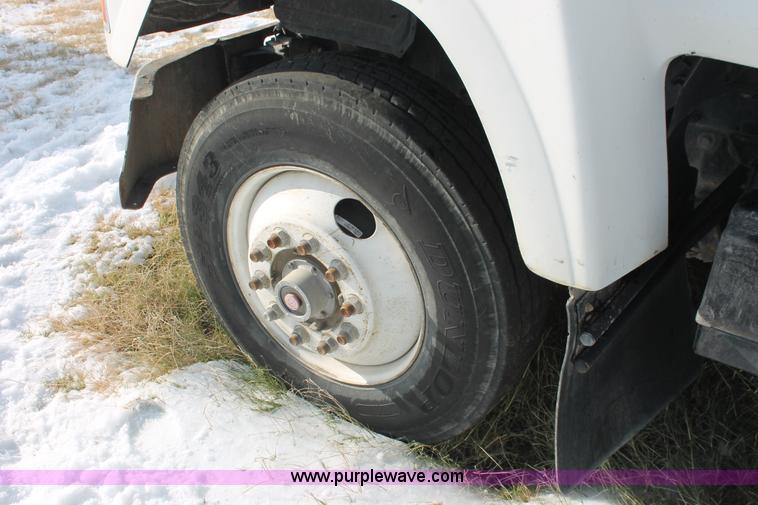 image for item H8385 1992 Mack CH613 semi truck