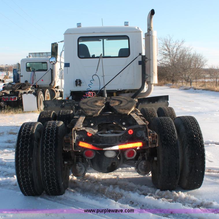 image for item H8386 1997 Mack CH613 semi truck