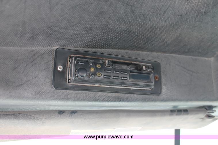 image for item H8386 1997 Mack CH613 semi truck