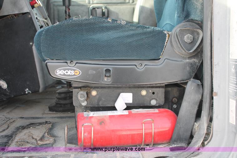 image for item H8386 1997 Mack CH613 semi truck