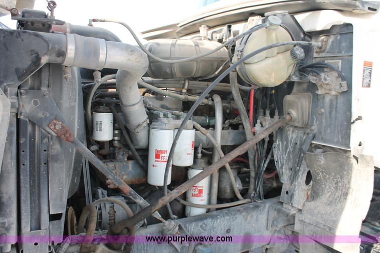 image for item H8386 1997 Mack CH613 semi truck