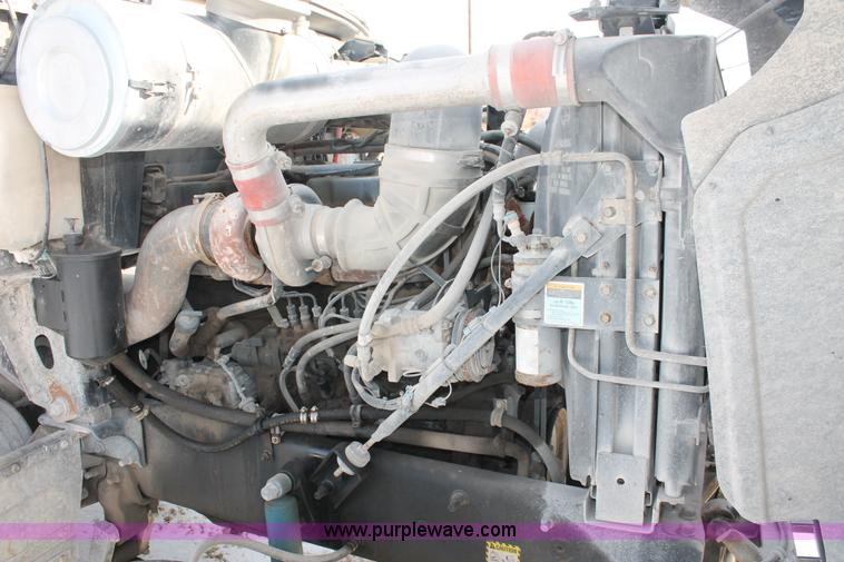 image for item H8386 1997 Mack CH613 semi truck