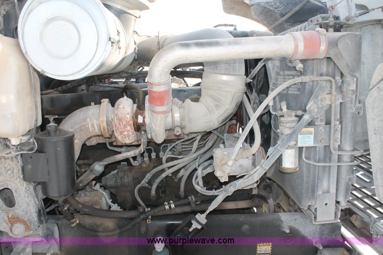 image for item H8386 1997 Mack CH613 semi truck