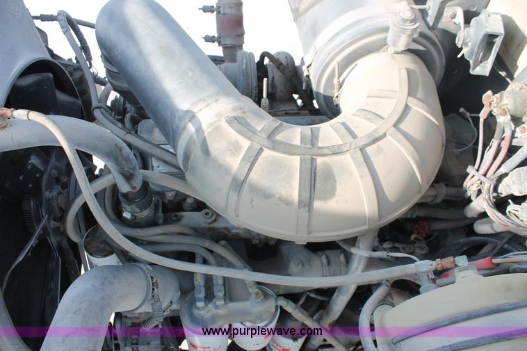 image for item H8386 1997 Mack CH613 semi truck