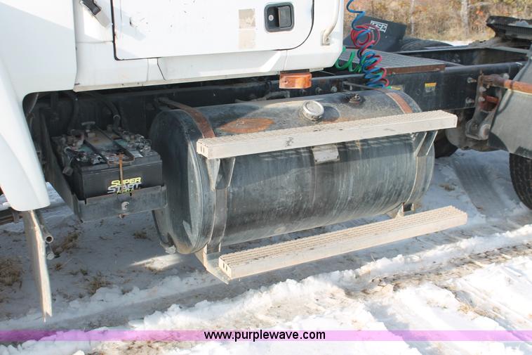 image for item H8386 1997 Mack CH613 semi truck