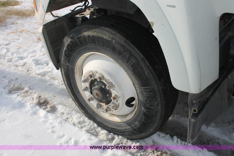 image for item H8386 1997 Mack CH613 semi truck